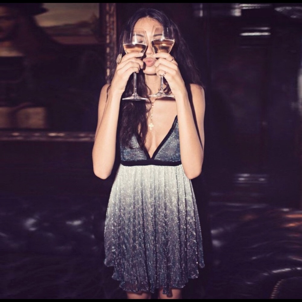 NWOT Show Me Your Mumu Deep v-neck dress